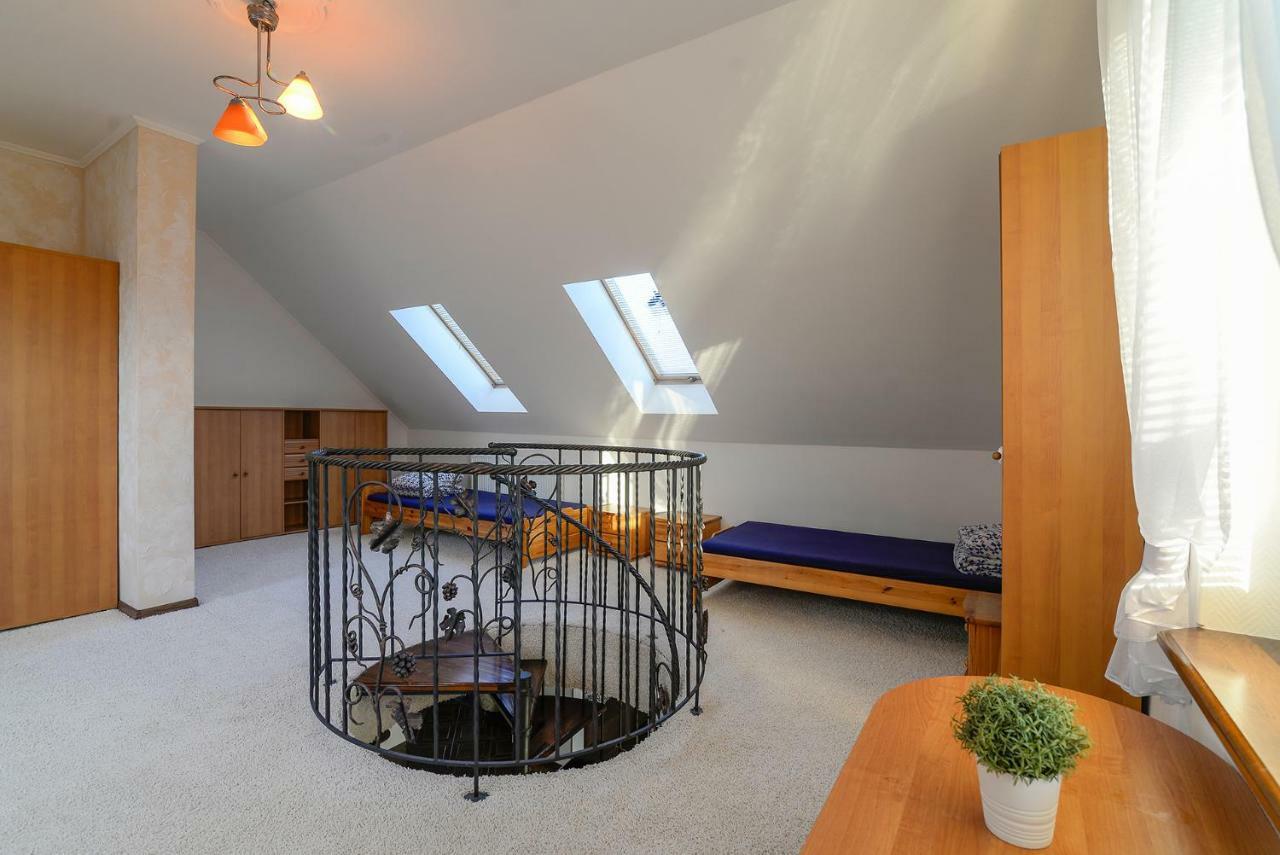 Pionow Rodzinne Apartamenty Urocza 10 ครีนิซามอร์สกา ภายนอก รูปภาพ